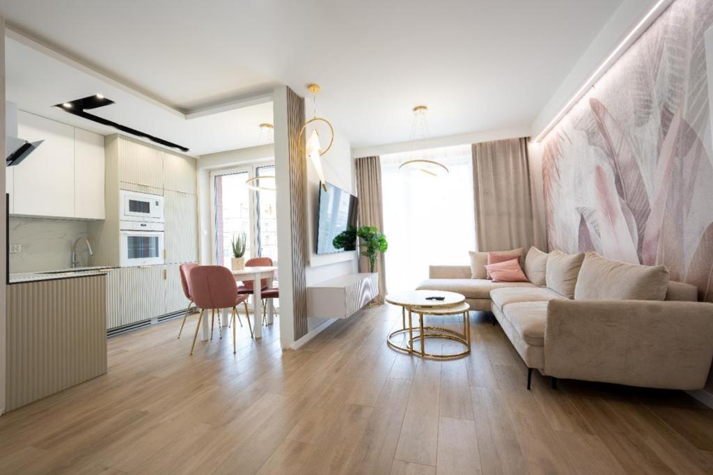 Rodzinne Apartamenty Bardzo Blisko Plazy ريفال المظهر الخارجي الصورة